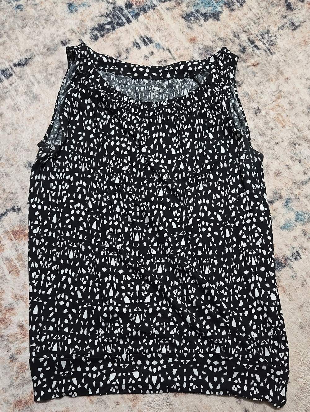 Black/white Tank